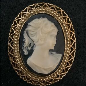 Vintage Cameo Brooch